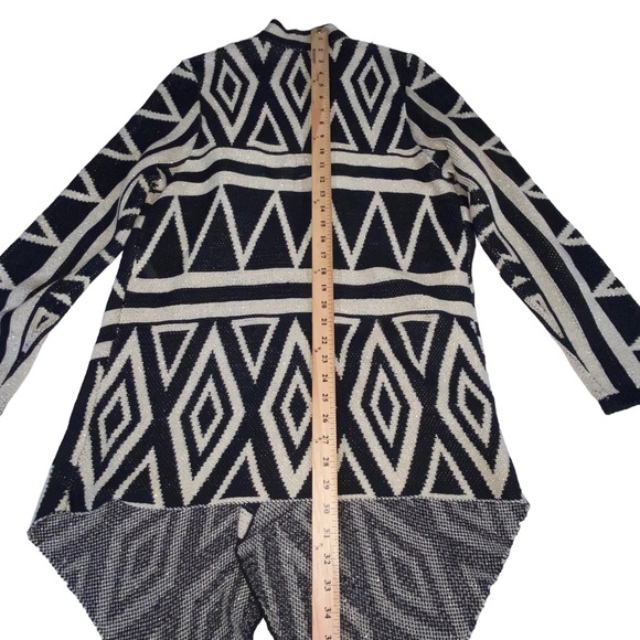 Chico's Black Gold Sparkle Open Asymmetric Geometric Tribal Cardigan 2 Large - Picture 7 of 13
